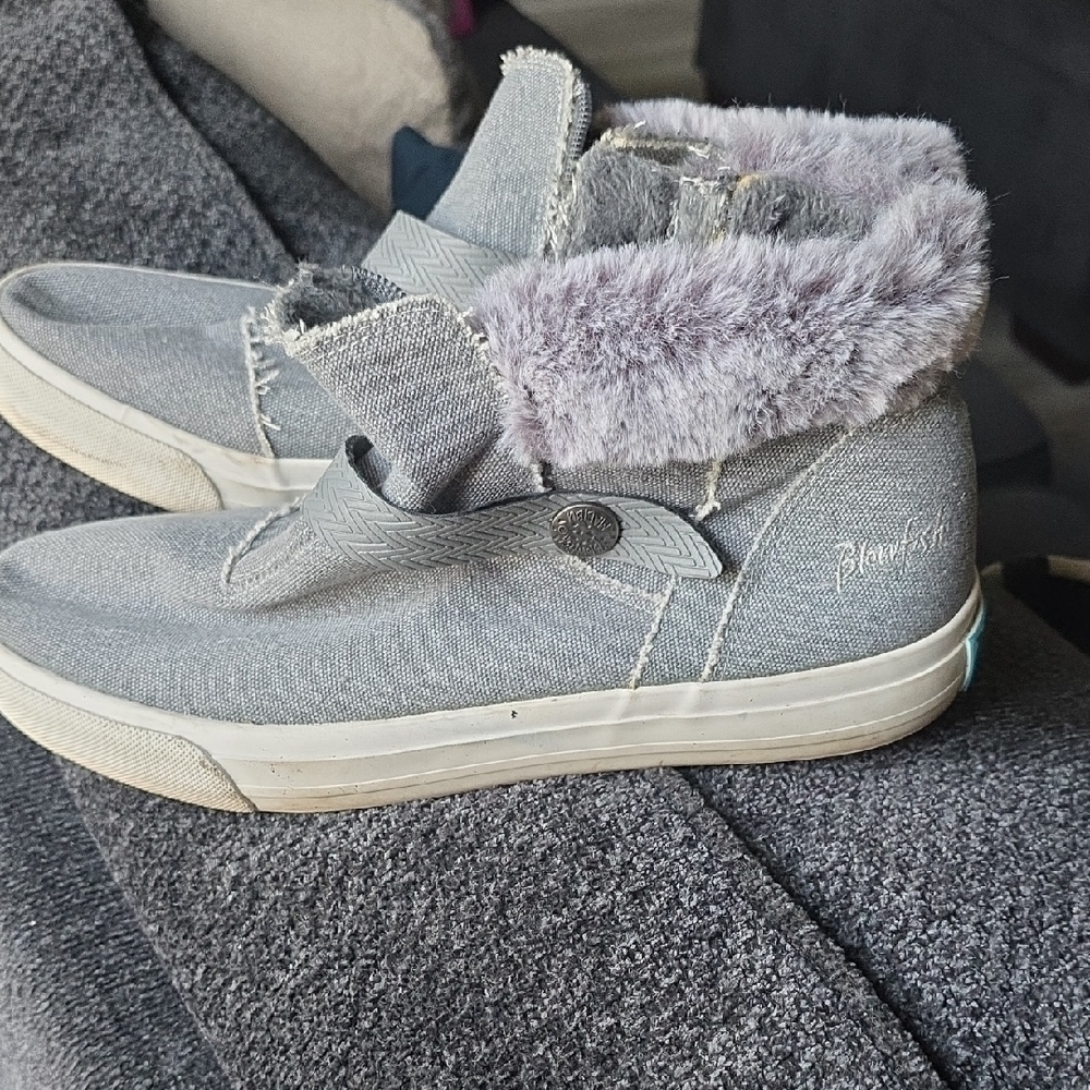 👟 Blowfish Gray & Lace-Up Sneakers – Size 8.5 | Casual Comfort